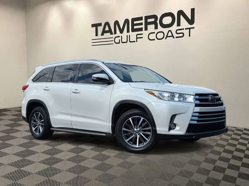 Used 2018 Toyota Highlander XLE image 1