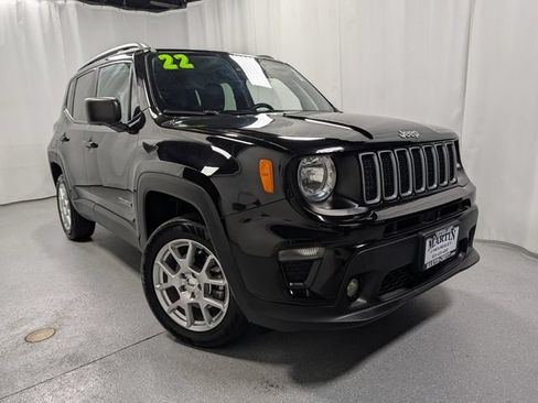 Used 2022 Jeep Renegade Latitude w/ Convenience Group AWD/4WD image 2