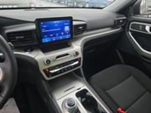 Used 2023 Ford Explorer XLT w/ Class IV Trailer Tow Package image 8