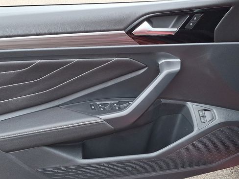 Used 2024 Volkswagen Jetta SEL image 12