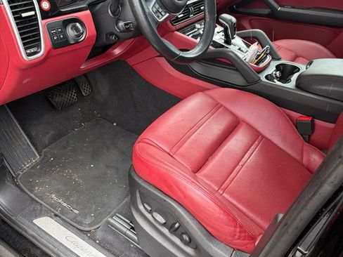 Used 2022 Porsche Cayenne Coupe AWD/4WD image 7