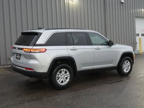 New 2025 Jeep Grand Cherokee Laredo image 10