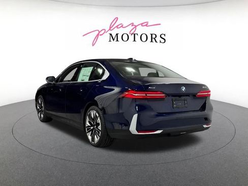 New 2026 BMW 530i xDrive w/ Premium Package AWD/4WD image 4