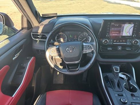 Used 2022 Toyota Highlander XSE image 26