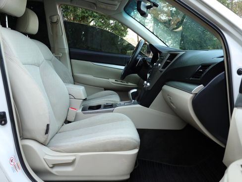 Used 2011 Subaru Legacy 2.5i Premium image 20