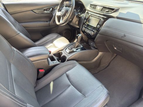 Used 2018 Nissan Rogue SL w/ Premium Package AWD/4WD image 33
