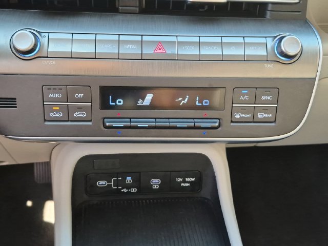 Used 2024 Hyundai Kona SEL FWD image 22