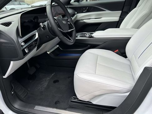 New 2026 Cadillac Lyriq Sport w/ LPO, Floor Liner Package AWD/4WD image 20