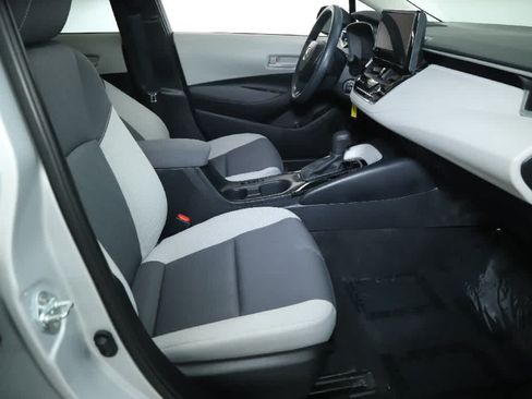 Used 2023 Toyota Corolla LE FWD image 32