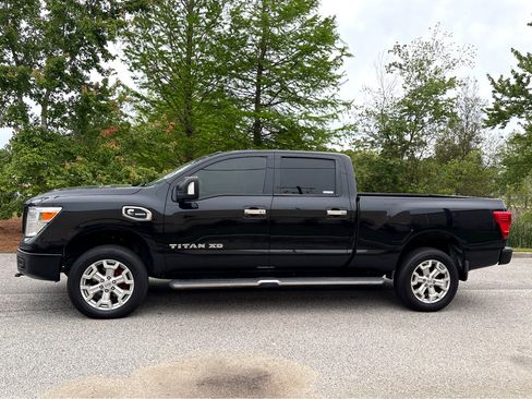 Used 2019 Nissan Titan SV w/ SV Convenience Package AWD/4WD image 22