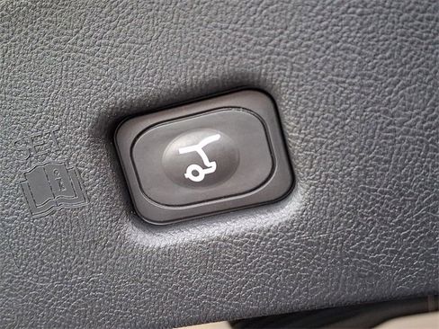 Certified 2023 Lincoln Nautilus AWD w/ Premium Package image 28