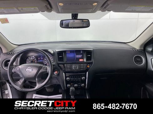 Used 2018 Nissan Pathfinder SV FWD image 24