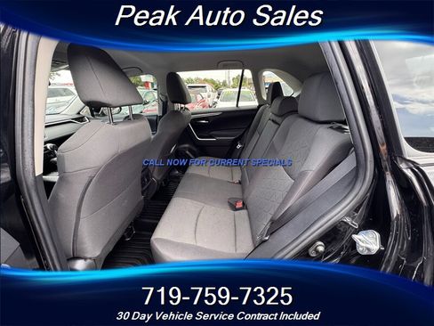 Used 2021 Toyota RAV4 XLE AWD/4WD image 23
