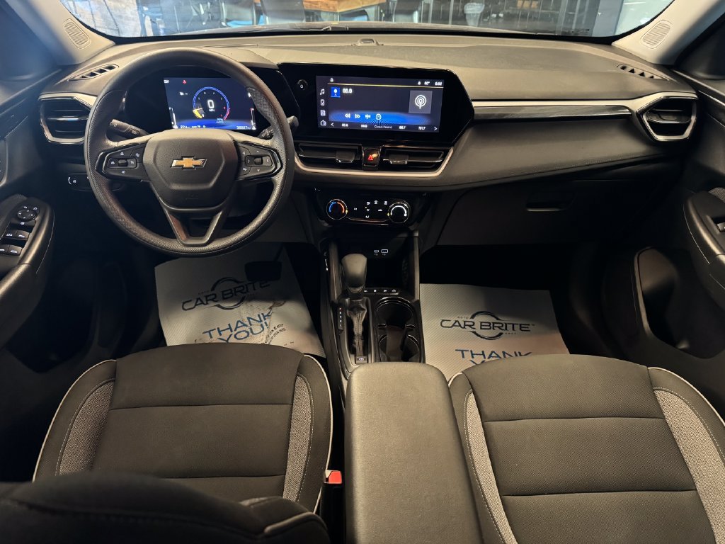 Used 2025 Chevrolet TrailBlazer LT AWD/4WD image 9
