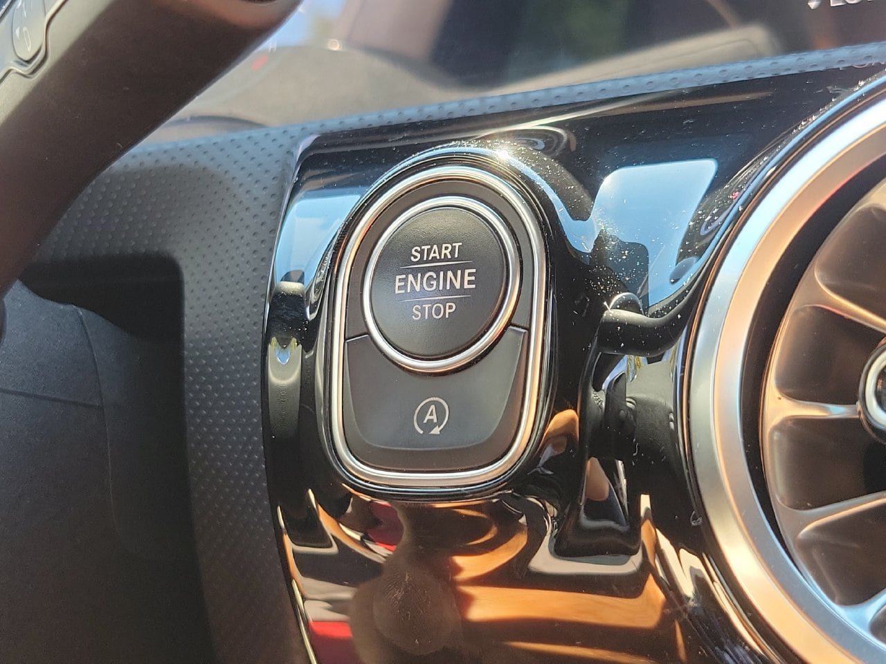 Used 2022 Mercedes-Benz CLA 250 image 27