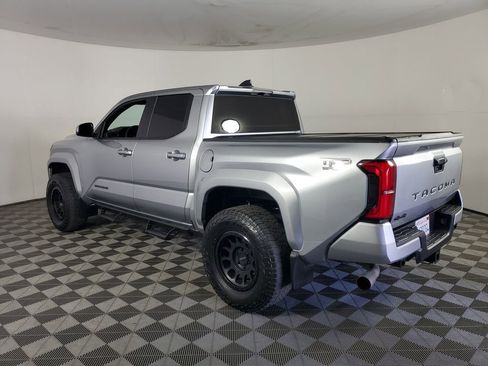 Used 2025 Toyota Tacoma TRD Sport image 6