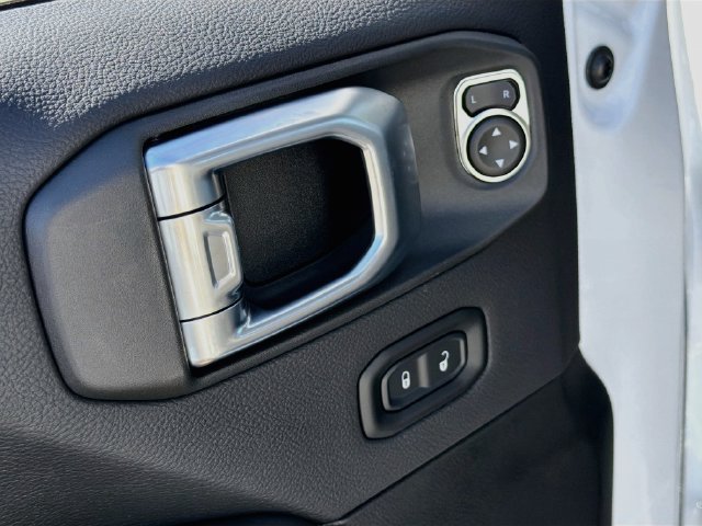 New 2027 Jeep Wrangler Unlimited Sahara AWD/4WD image 18
