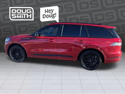 Used 2025 Lincoln Aviator Reserve w/ Equipment Group 201A AWD/4WD image 2