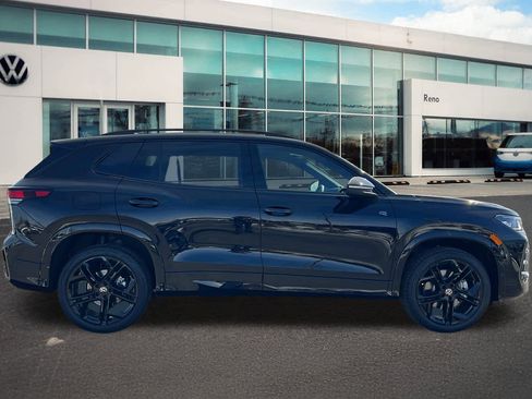 New 2026 Volkswagen Tiguan SE R-Line image 4