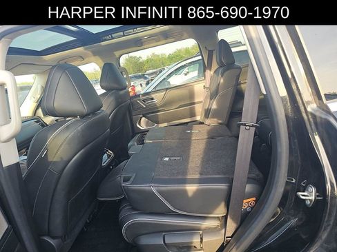 Used 2025 INFINITI QX80 Sensory image 8