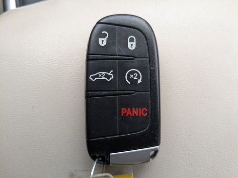 Used 2019 Chrysler 300 Limited image 29