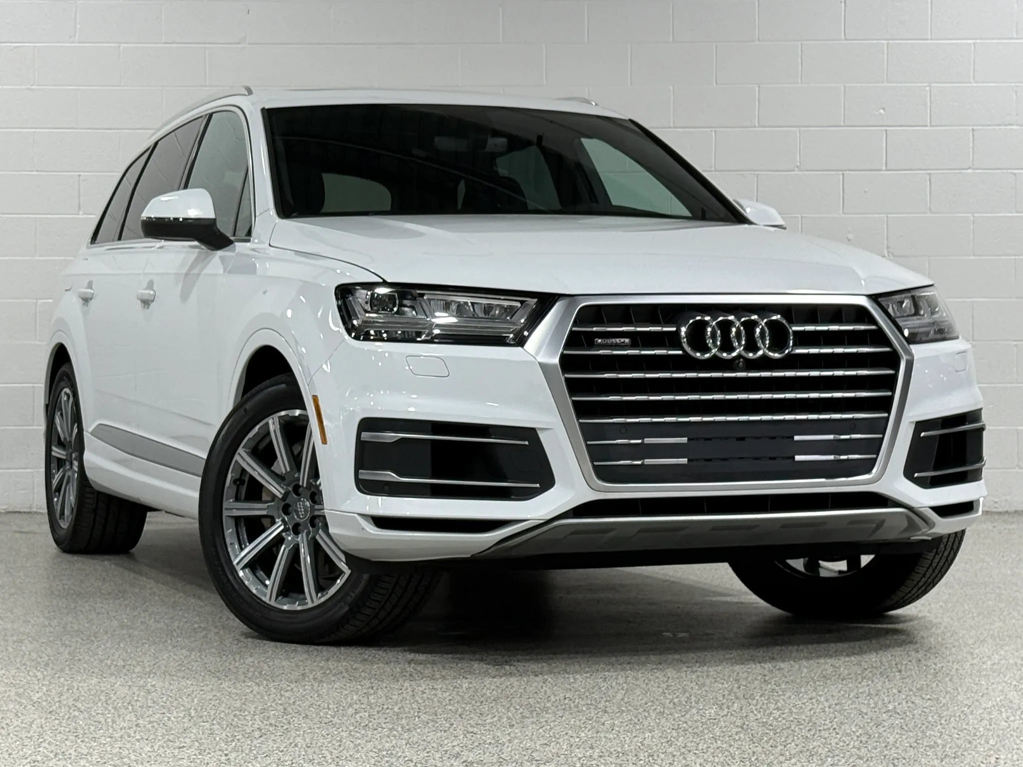 Used 2019 Audi Q7 3.0T Premium Plus w/ Premium Plus Package AWD/4WD image 4