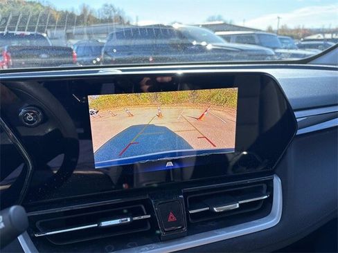 Used 2025 Chevrolet TrailBlazer LT image 32