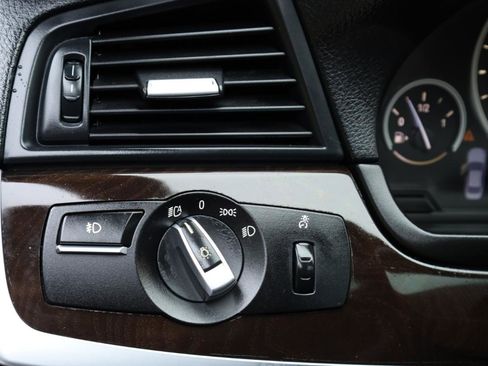 Used 2013 BMW 535i xDrive Sedan AWD/4WD image 38