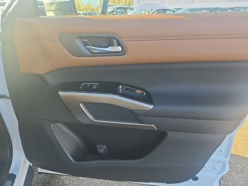 New 2025 Nissan Pathfinder Platinum image 31