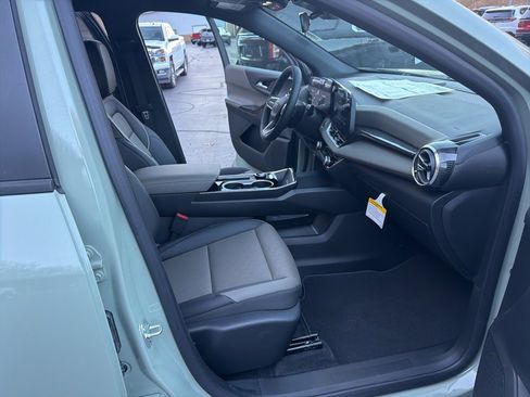 New 2026 Chevrolet Equinox LT image 13