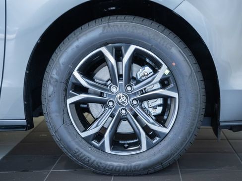 New 2026 Toyota Sienna Platinum AWD/4WD image 18
