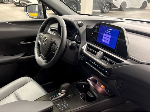 New 2026 Lexus UX 300h AWD image 33