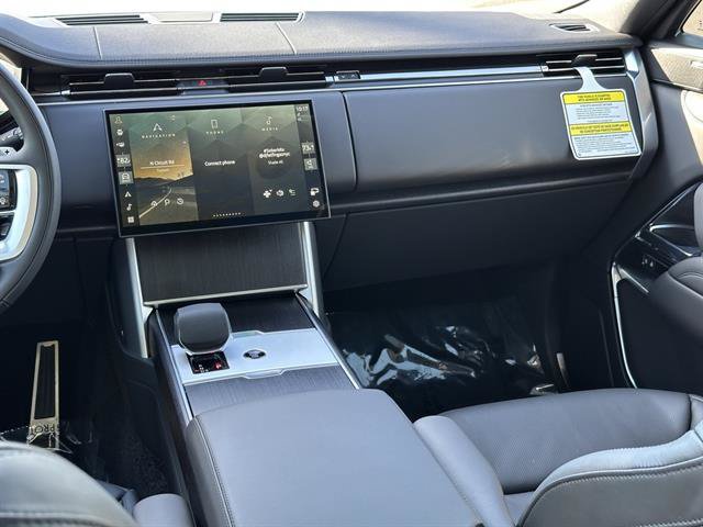 Used 2025 Land Rover Range Rover Long Wheelbase SE AWD/4WD image 20