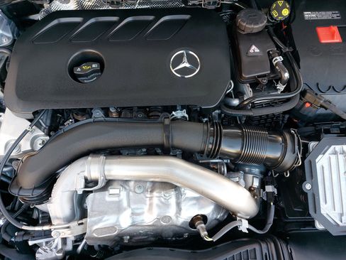 Certified 2025 Mercedes-Benz GLA 250 image 30