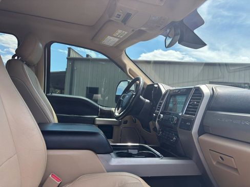 Used 2017 Ford F250 Lariat w/ Lariat Ultimate Package AWD/4WD image 10