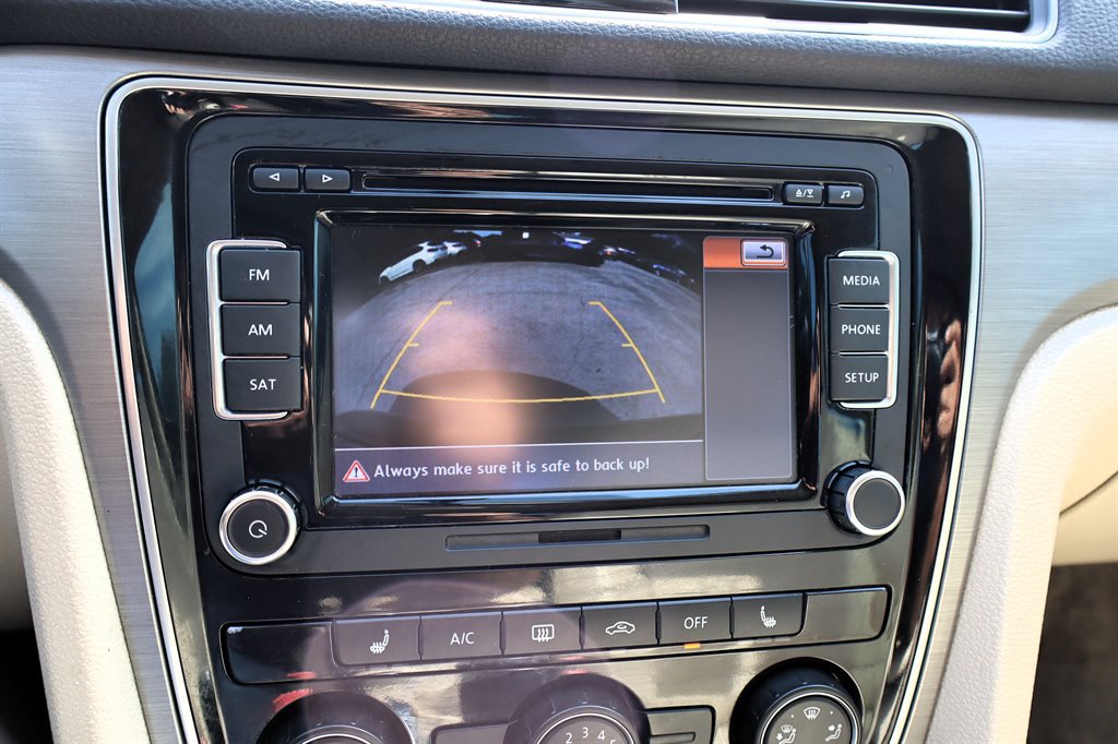 Used 2015 Volkswagen Passat TDI SE FWD image 27