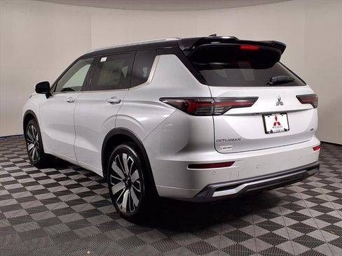 New 2026 Mitsubishi Outlander SEL image 5
