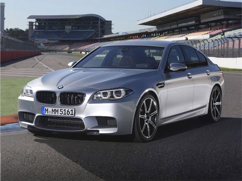Used 2014 BMW M5 RWD image 1