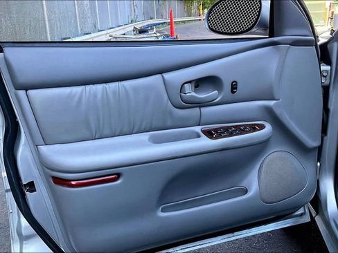 Used 2004 Buick Century Custom FWD image 22