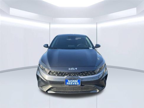 Used 2022 Kia Forte LXS FWD image 2