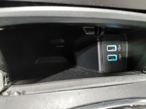 Certified 2018 Ford Edge Titanium AWD/4WD image 29