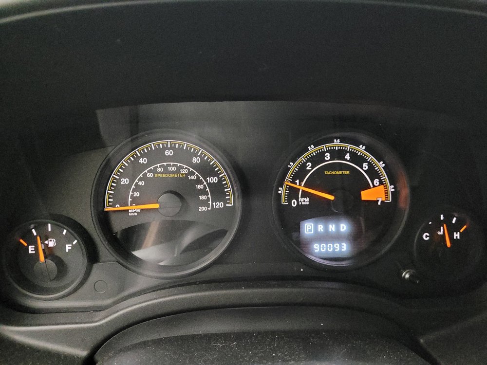 Used 2014 Jeep Patriot Latitude w/ Sun/Sound Group AWD/4WD image 23