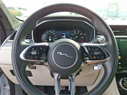 Used 2021 Jaguar F-PACE SVR image 24
