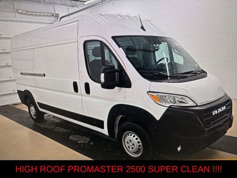 Used 2024 RAM ProMaster 2500 w/ Convenience Group FWD image 3