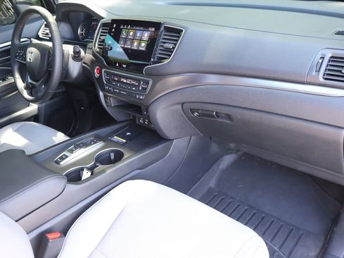 Used 2024 Honda Passport EX-L image 40