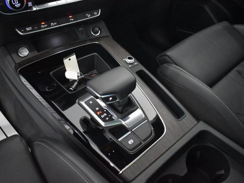 Used 2025 Audi Q5 2.0T Premium Plus w/ Premium Plus Package AWD/4WD image 15