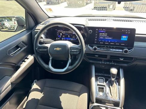 Used 2024 Chevrolet Colorado LT w/ LT Convenience Package RWD image 17