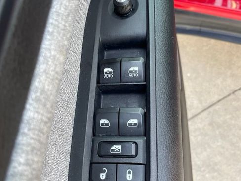 Used 2024 Jeep Compass Latitude AWD/4WD image 16