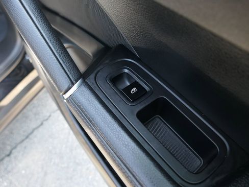 Used 2019 Porsche Cayenne w/ Premium Package AWD/4WD image 27