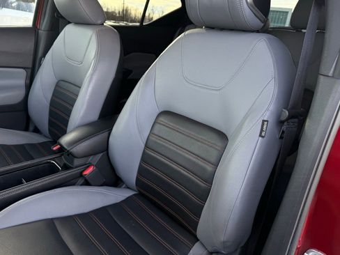 Used 2021 Nissan Kicks SR w/ SR Premium Package FWD image 23